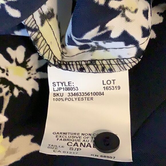 LE CHATEAU V-NECK NAVY BLUE OVERSIZED TIE WAIST ROMPER SIZE S NWOT - Picture 15 of 15